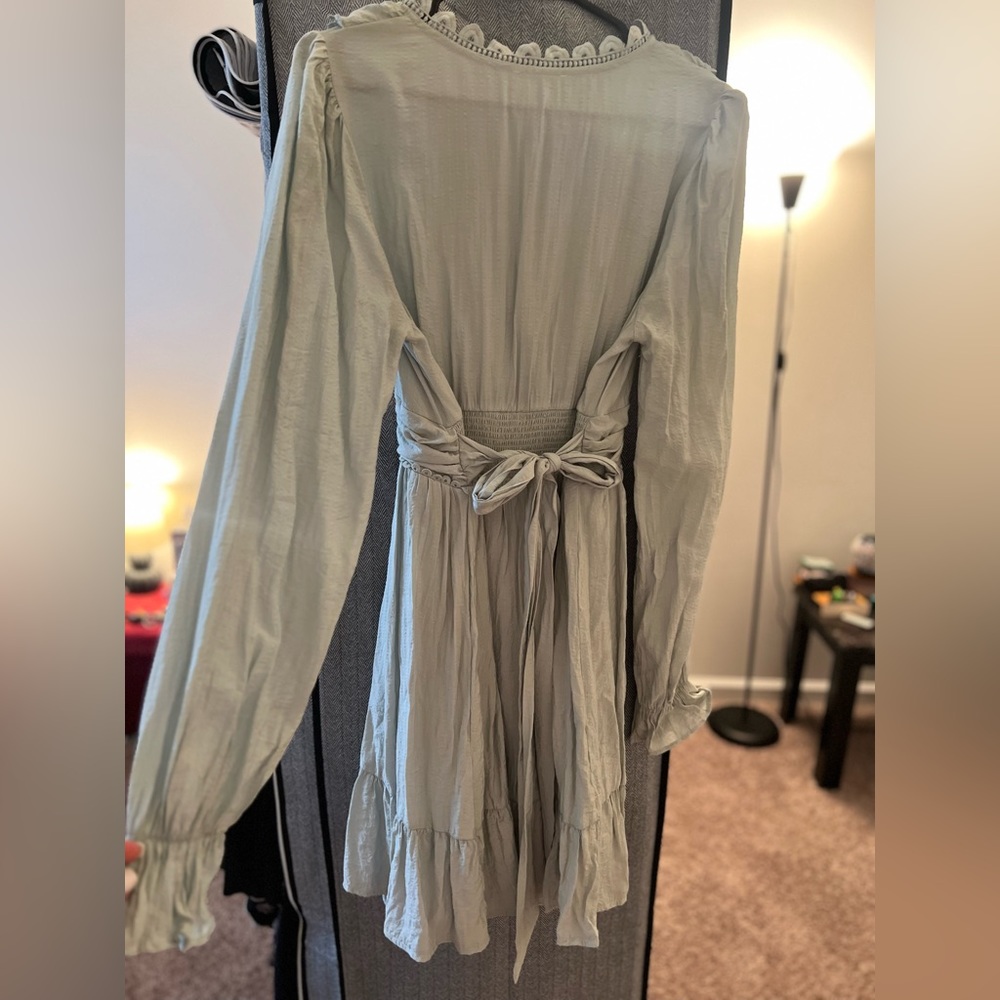 Beautiful elegant dress - Picture 3 of 3